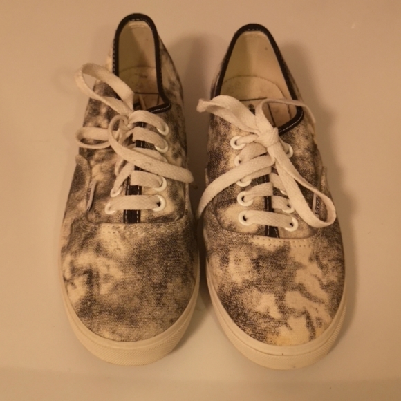 Vans canvas black and white shoes - Picture 2 of 3